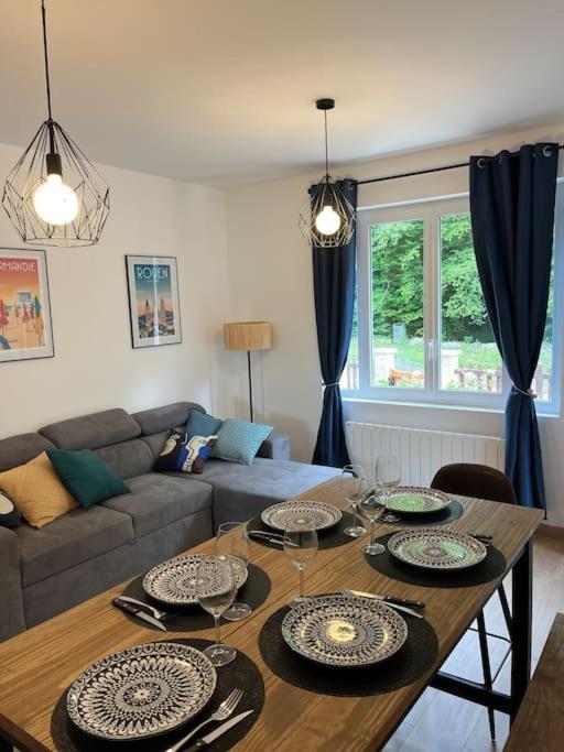 Chez Melanie, Pres De L'Abbaye Apartment จูมีเยส์ ภายนอก รูปภาพ